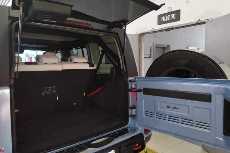 Used BAIC Off-Road BJ40 2023 2.0D Automatic Four-Wheel Drive Blade Hero Edition Adventurer Type Trunk