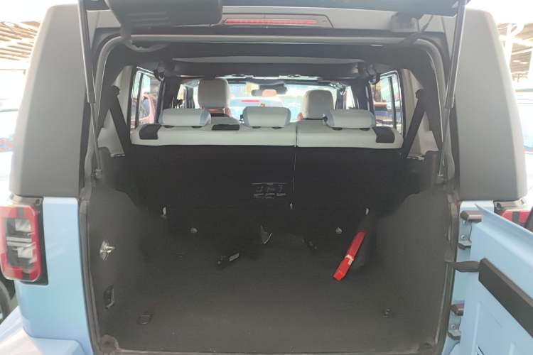 Used BAIC Off-Road BJ40 2023 2.0T Automatic Four-Wheel Drive Urban Hunter Edition Chivalrous Type Trunk