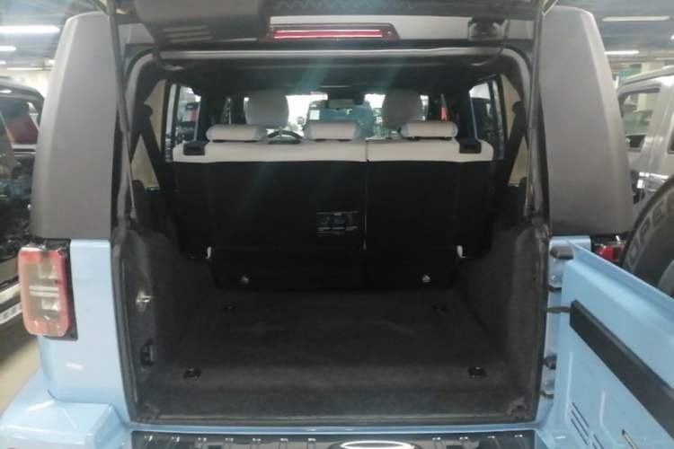 Used BAIC Off-Road BJ40 2023 2.0T Automatic Four-Wheel Drive Urban Hunter Edition Chivalrous Type Trunk