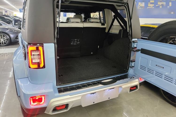 Used BAIC Off-Road BJ40 2023 2.0T Automatic Four-Wheel Drive Urban Hunter Edition Chivalrous Type Trunk