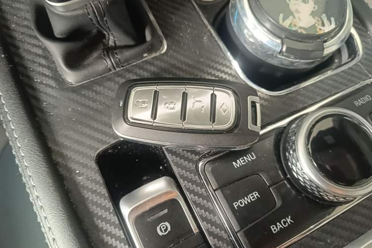 Used BAIC Off-Road BJ40 2023 2.0T Automatic Four-Wheel Drive Urban Hunter Edition Chivalrous Type Vehicle Key