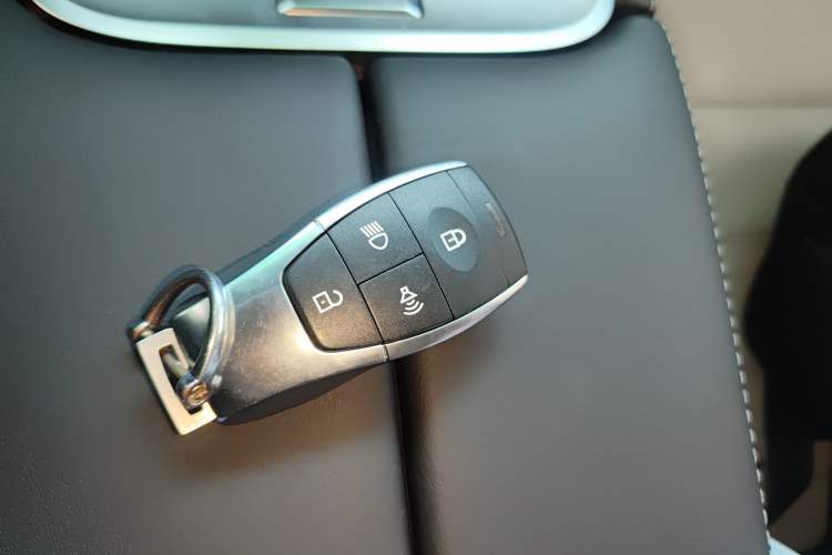 Used BAIC Off-Road BJ40 2023 2.0T Automatic Four-Wheel Drive Urban Hunter Edition Chivalrous Type Vehicle Key
