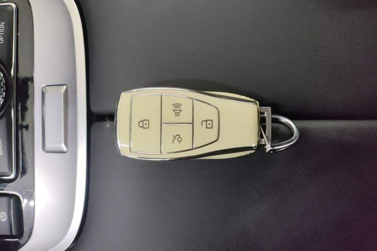 Used BAIC Off-Road BJ40 2023 2.0T Automatic Four-Wheel Drive Urban Hunter Edition Chivalrous Type Vehicle Key