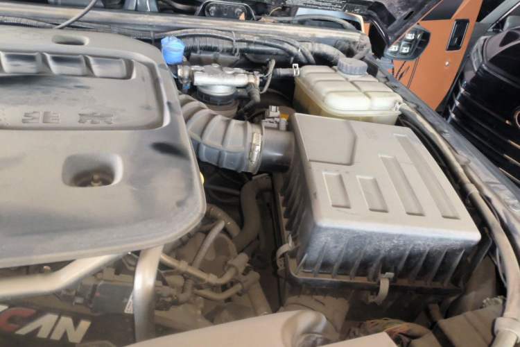 Used BAIC Off-Road BJ40 2023 2.0D Automatic Four-Wheel Drive Blade Hero Edition Adventurer Type Engine Bay Left