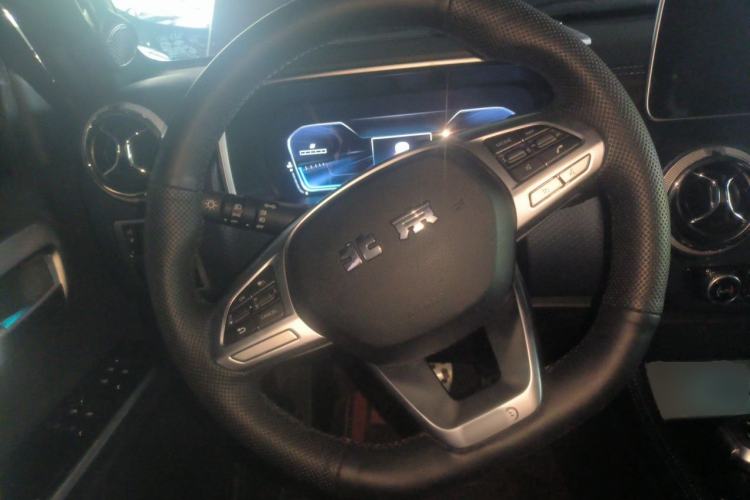 Used BAIC Off-Road BJ40 2023 2.0D Automatic Four-Wheel Drive Blade Hero Edition Adventurer Type Steering Wheel