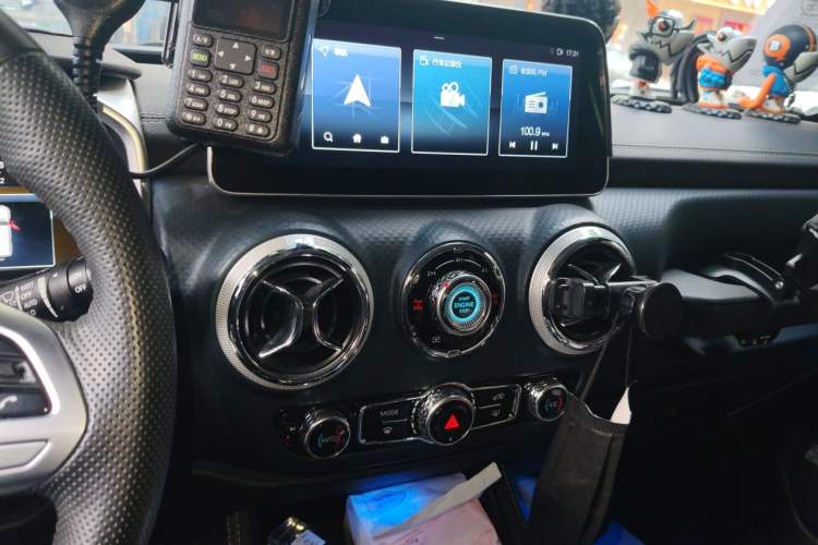 Used BAIC Off-Road BJ40 2023 2.0T Automatic Four-Wheel Drive Ring of the Tower Champion Edition Audio And AC Panel
