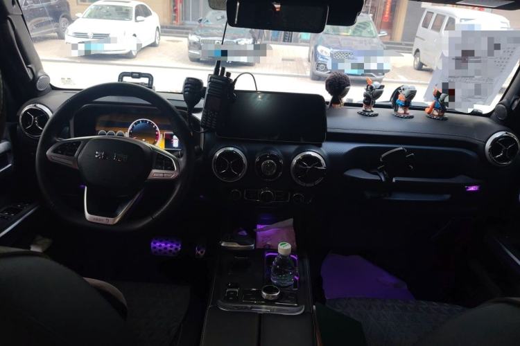 Used BAIC Off-Road BJ40 2023 2.0T Automatic Four-Wheel Drive Ring of the Tower Champion Edition Center Console