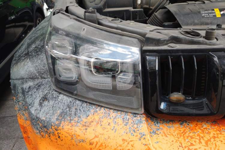 Used BAIC Off-Road BJ40 2023 2.0T Automatic Four-Wheel Drive Ring of the Tower Champion Edition Right Front Headlight