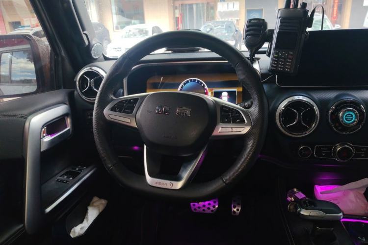 Used BAIC Off-Road BJ40 2023 2.0T Automatic Four-Wheel Drive Ring of the Tower Champion Edition Steering Wheel