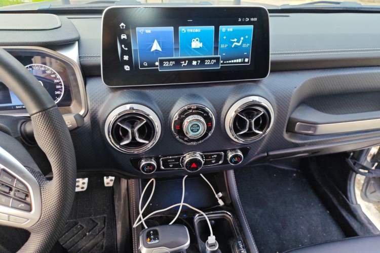 Used BAIC Off-Road BJ40 2023 2.0T Automatic Four-Wheel Drive Ring of the Tower Champion Edition Audio And AC Panel