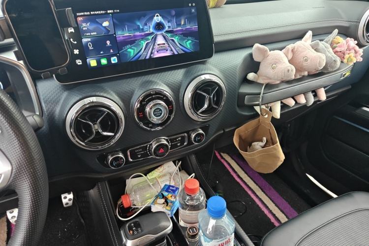 Used BAIC Off-Road BJ40 2023 2.0T Automatic Four-Wheel Drive Ring of the Tower Champion Edition Audio And AC Panel
