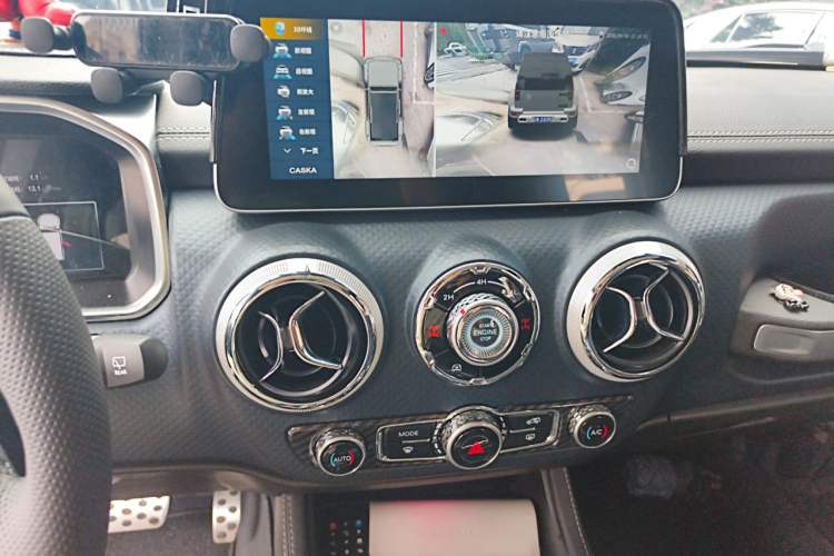 Used BAIC Off-Road BJ40 2023 2.0T Automatic Four-Wheel Drive Ring of the Tower Champion Edition Audio And AC Panel