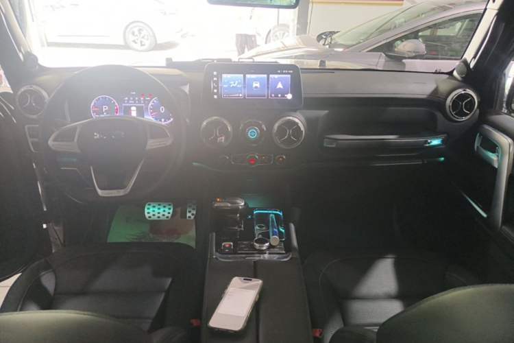 Used BAIC Off-Road BJ40 2023 2.0T Automatic Four-Wheel Drive Ring of the Tower Champion Edition Center Console