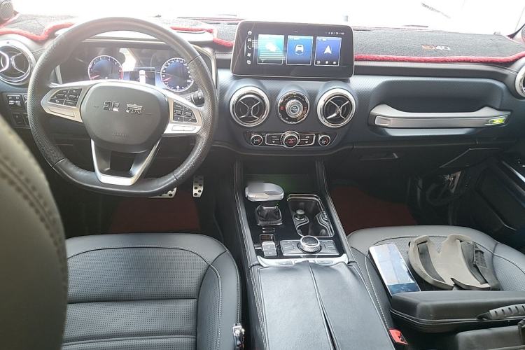 Used BAIC Off-Road BJ40 2023 2.0T Automatic Four-Wheel Drive Ring of the Tower Champion Edition Center Console