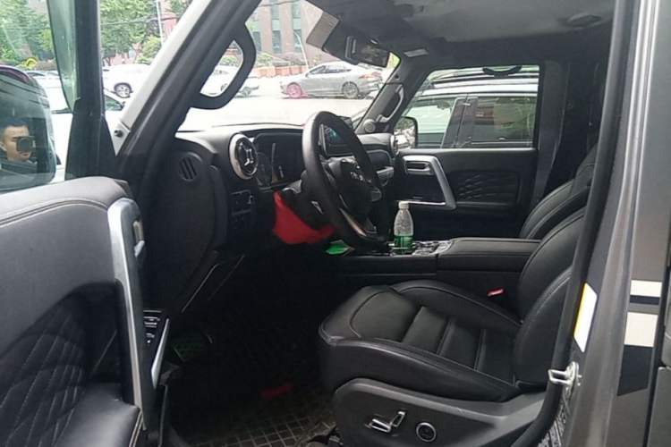 Used BAIC Off-Road BJ40 2023 2.0T Automatic Four-Wheel Drive Ring of the Tower Champion Edition Driver Seat