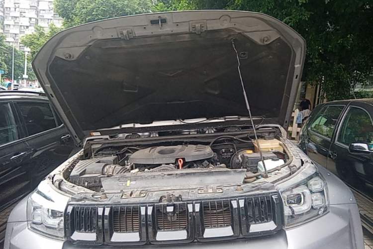 Used BAIC Off-Road BJ40 2023 2.0T Automatic Four-Wheel Drive Ring of the Tower Champion Edition Engine Bay