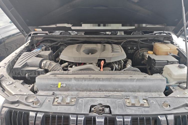 Used BAIC Off-Road BJ40 2023 2.0T Automatic Four-Wheel Drive Ring of the Tower Champion Edition Engine Bay