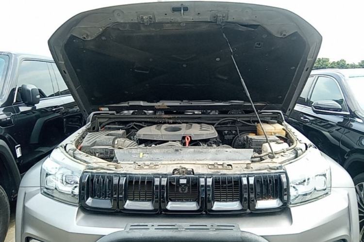 Used BAIC Off-Road BJ40 2023 2.0T Automatic Four-Wheel Drive Ring of the Tower Champion Edition Engine Bay