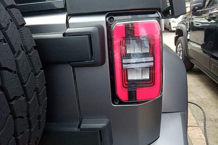 Used BAIC Off-Road BJ40 2023 2.0T Automatic Four-Wheel Drive Ring of the Tower Champion Edition Exterior 3