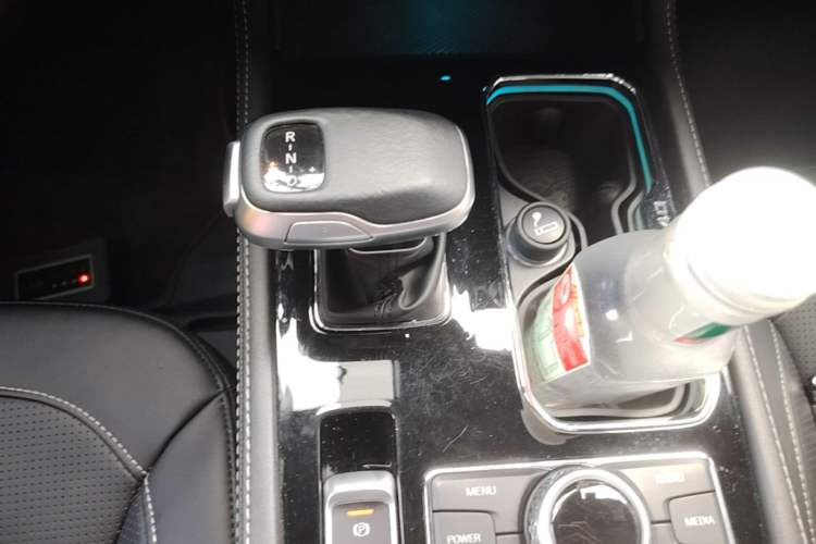 Used BAIC Off-Road BJ40 2023 2.0T Automatic Four-Wheel Drive Ring of the Tower Champion Edition Gear Lever