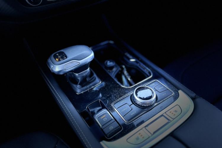 Used BAIC Off-Road BJ40 2023 2.0T Automatic Four-Wheel Drive Ring of the Tower Champion Edition Gear Lever