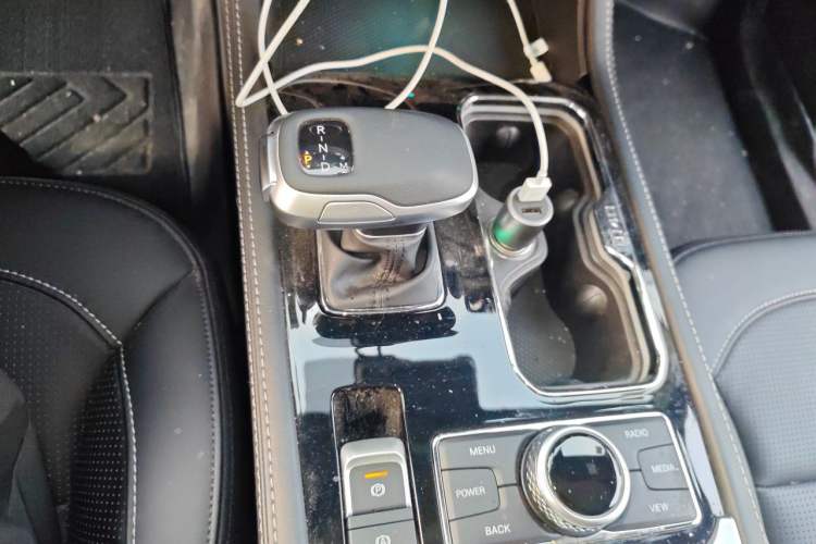 Used BAIC Off-Road BJ40 2023 2.0T Automatic Four-Wheel Drive Ring of the Tower Champion Edition Gear Lever