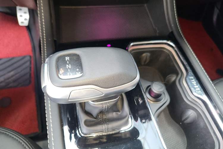 Used BAIC Off-Road BJ40 2023 2.0T Automatic Four-Wheel Drive Ring of the Tower Champion Edition Gear Lever
