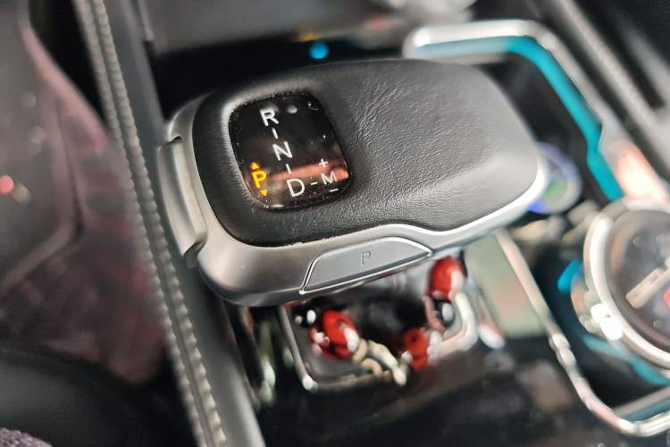 Used BAIC Off-Road BJ40 2023 2.0T Automatic Four-Wheel Drive Ring of the Tower Champion Edition Gear Lever