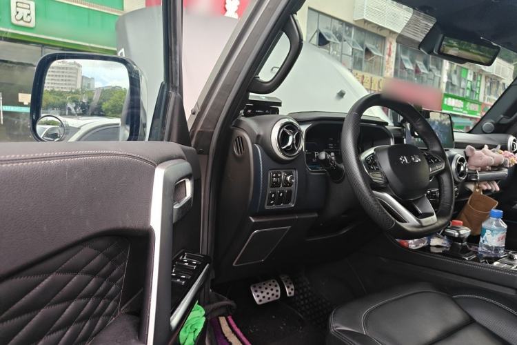 Used BAIC Off-Road BJ40 2023 2.0T Automatic Four-Wheel Drive Ring of the Tower Champion Edition Interior 3
