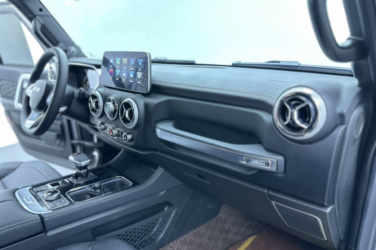 Used BAIC Off-Road BJ40 2023 2.0T Automatic Four-Wheel Drive Ring of the Tower Champion Edition Interior 5
