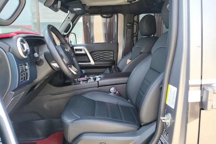 Used BAIC Off-Road BJ40 2023 2.0T Automatic Four-Wheel Drive Ring of the Tower Champion Edition Left Front Seat