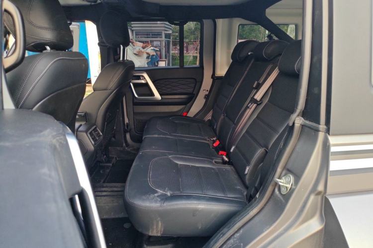 Used BAIC Off-Road BJ40 2023 2.0T Automatic Four-Wheel Drive Ring of the Tower Champion Edition Left Rear Seat