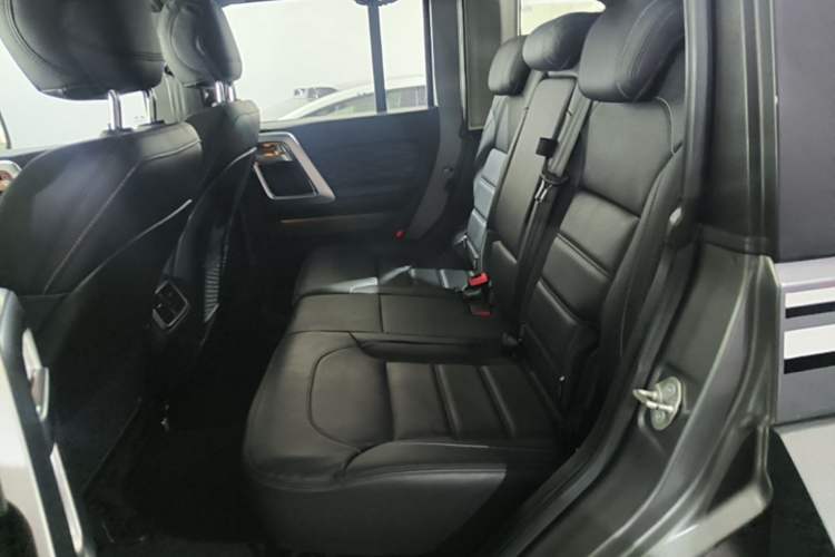 Used BAIC Off-Road BJ40 2023 2.0T Automatic Four-Wheel Drive Ring of the Tower Champion Edition Left Rear Seat