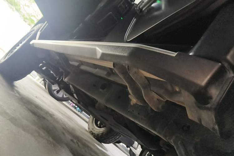 Used BAIC Off-Road BJ40 2023 2.0T Automatic Four-Wheel Drive Ring of the Tower Champion Edition Left Side Sill