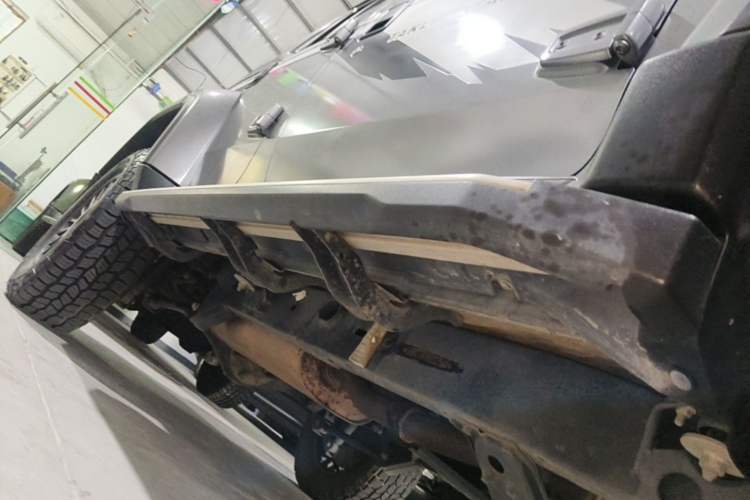 Used BAIC Off-Road BJ40 2023 2.0T Automatic Four-Wheel Drive Ring of the Tower Champion Edition Right Side Sill