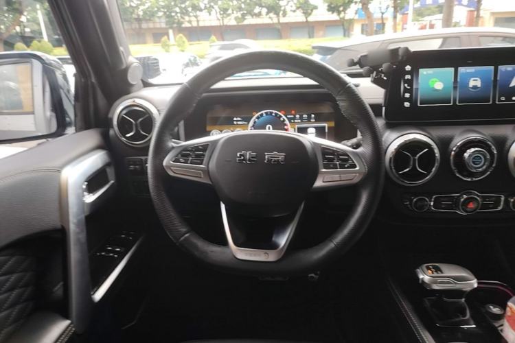 Used BAIC Off-Road BJ40 2023 2.0T Automatic Four-Wheel Drive Ring of the Tower Champion Edition Steering Wheel