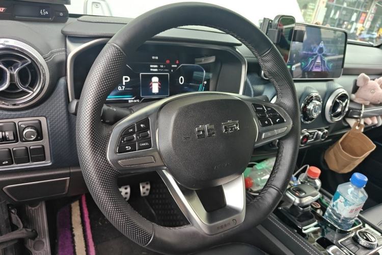 Used BAIC Off-Road BJ40 2023 2.0T Automatic Four-Wheel Drive Ring of the Tower Champion Edition Steering Wheel
