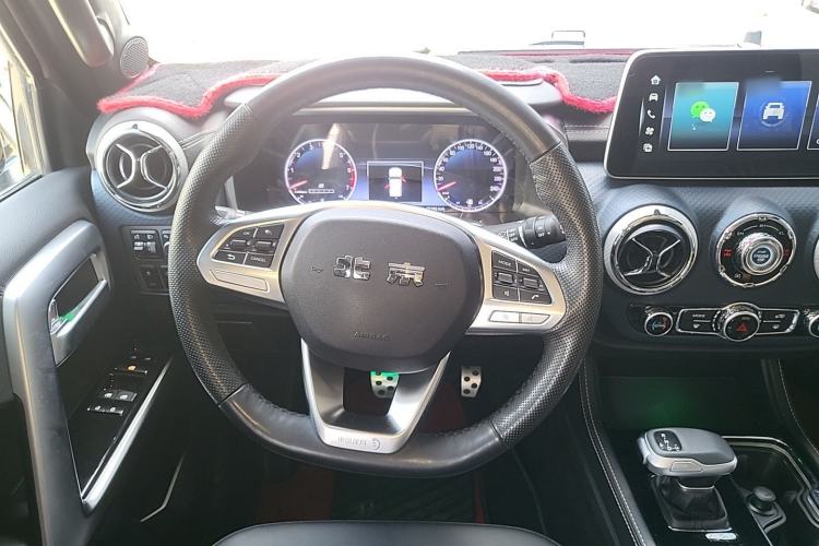 Used BAIC Off-Road BJ40 2023 2.0T Automatic Four-Wheel Drive Ring of the Tower Champion Edition Steering Wheel