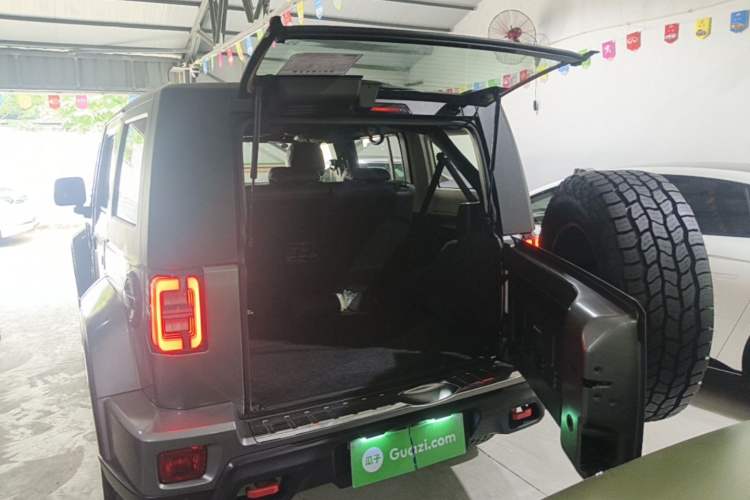 Used BAIC Off-Road BJ40 2023 2.0T Automatic Four-Wheel Drive Ring of the Tower Champion Edition Trunk