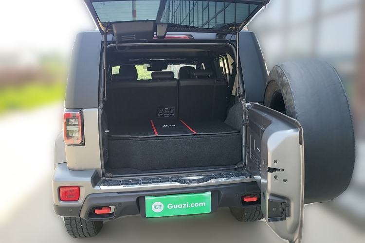 Used BAIC Off-Road BJ40 2023 2.0T Automatic Four-Wheel Drive Ring of the Tower Champion Edition Trunk
