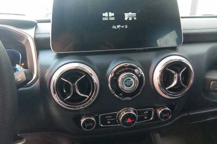 Used BAIC Off-Road BJ40 2023 2.0T Automatic Four-Wheel Drive Urban Hunter Edition Prestige Version Audio And AC Panel