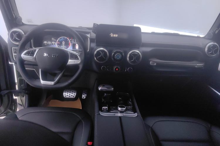 Used BAIC Off-Road BJ40 2023 2.0T Automatic Four-Wheel Drive Urban Hunter Edition Chivalrous Type Center Console