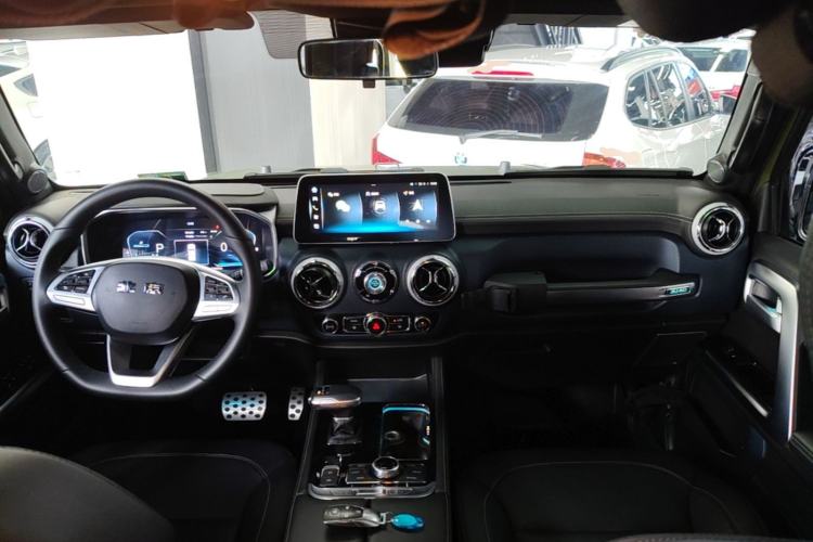 Used BAIC Off-Road BJ40 2023 2.0D Automatic Four-Wheel Drive Blade Hero Edition Adventurer Type Center Console