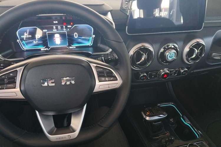 Used BAIC Off-Road BJ40 2023 2.0D Automatic Four-Wheel Drive Blade Hero Edition Adventurer Type Center Console