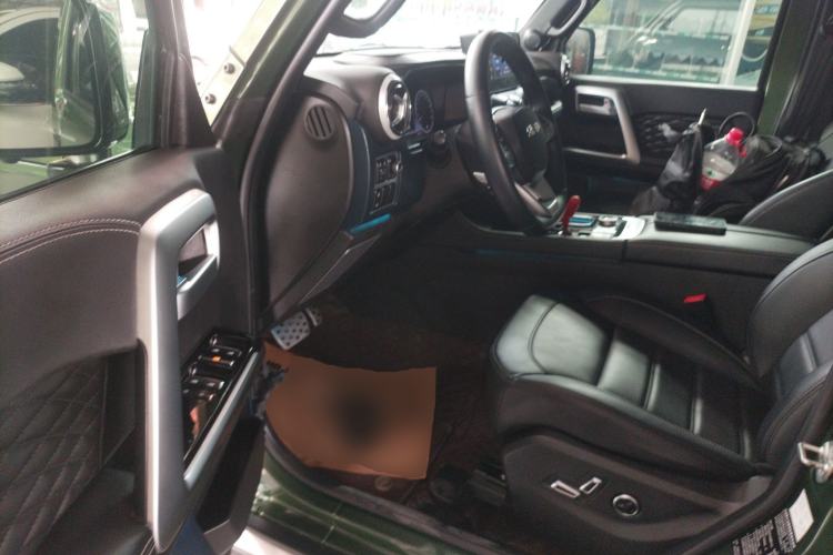 Used BAIC Off-Road BJ40 2023 2.0T Automatic Four-Wheel Drive Urban Hunter Edition Chivalrous Type Driver Seat