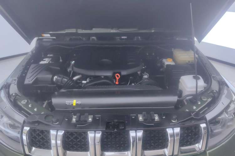 Used BAIC Off-Road BJ40 2023 2.0T Automatic Four-Wheel Drive Urban Hunter Edition Chivalrous Type Engine Bay