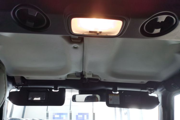 Used BAIC Off-Road BJ40 2023 2.0T Automatic Four-Wheel Drive Urban Hunter Edition Chivalrous Type Headliner