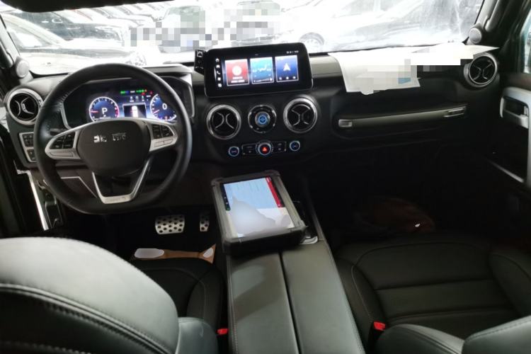 Used BAIC Off-Road BJ40 2023 2.0T Automatic Four-Wheel Drive Urban Hunter Edition Chivalrous Type Interior 2