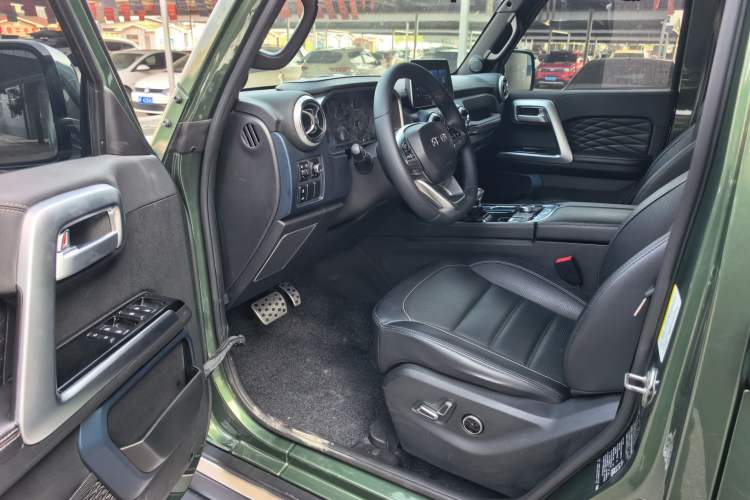 Used BAIC Off-Road BJ40 2023 2.0T Automatic Four-Wheel Drive Urban Hunter Edition Chivalrous Type Interior 2
