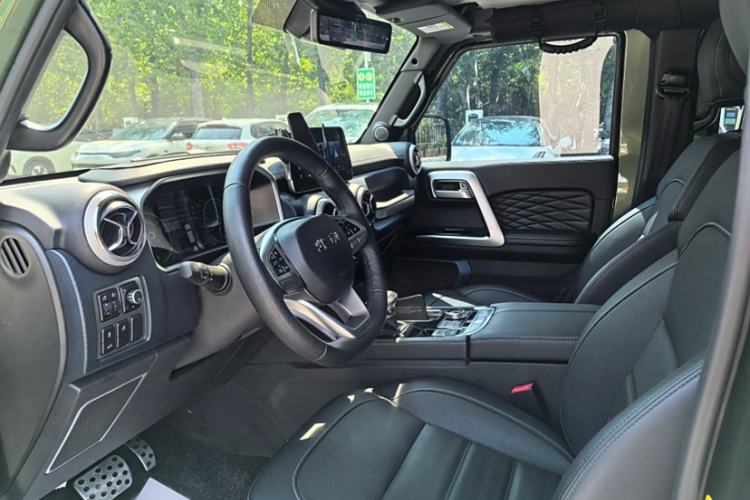 Used BAIC Off-Road BJ40 2023 2.0T Automatic Four-Wheel Drive Urban Hunter Edition Prestige Version Interior 3